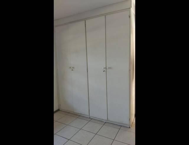 2 BEDROOM APARTMENT FOR SALE IN ROODEPOORT WEST